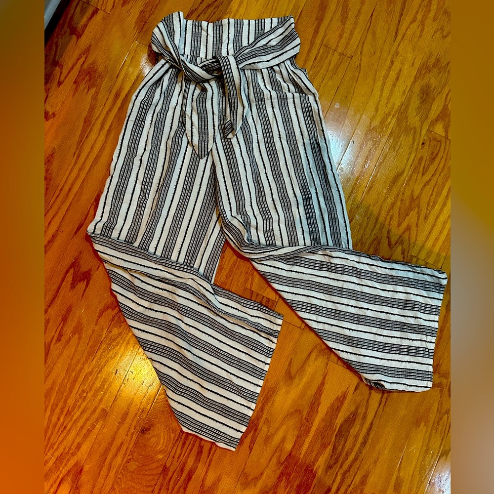 NWOT love Crazy White and Black Stripe Wide leg Dress Pants Small